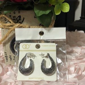 NWT!  OORI Boutique “J” Hoop Earrings!